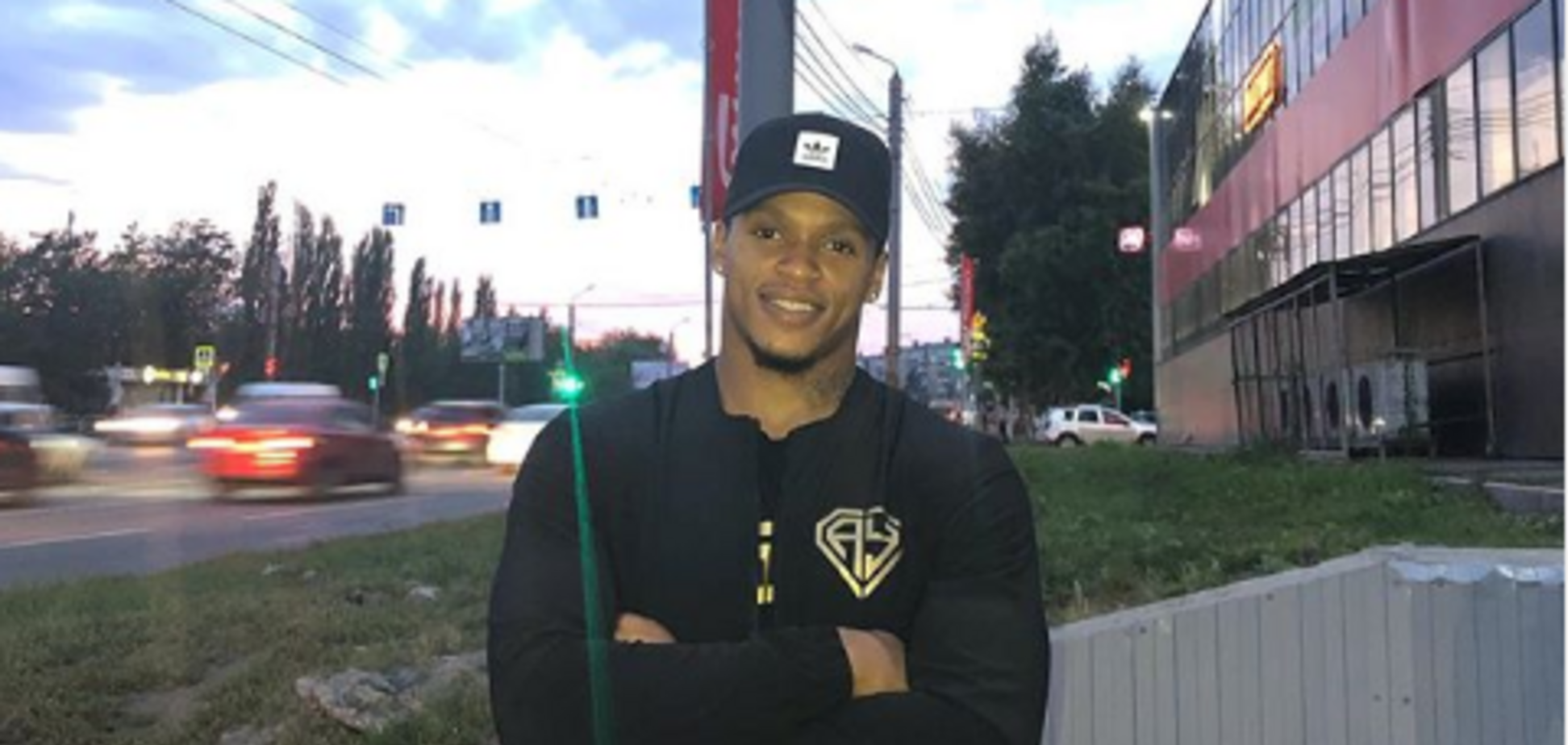 'Хотел принять душ': британскому боксеру устроили подставу в России