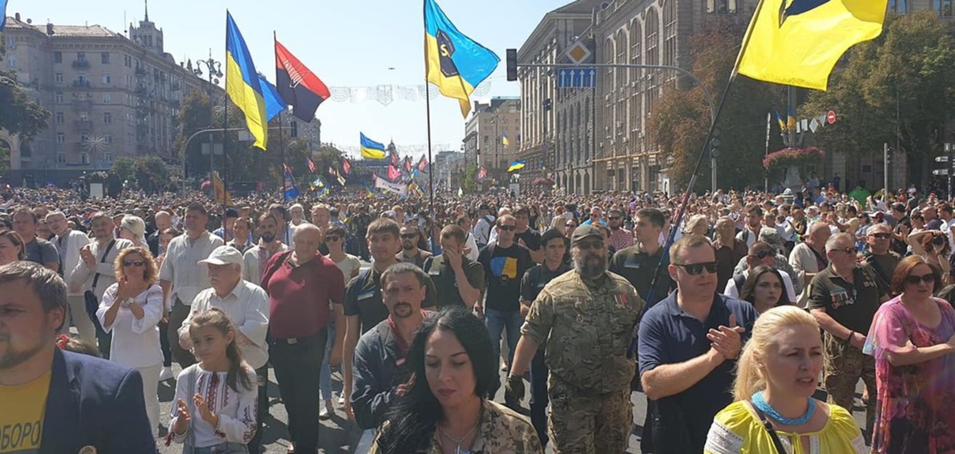 'Тисячі! Море!' З'явилися видовищні фото і відео Ходи захисників України