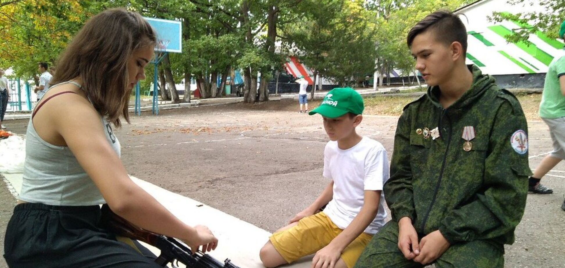 'Цвет войны!' В Крыму показали 'детство заложников' в лагере