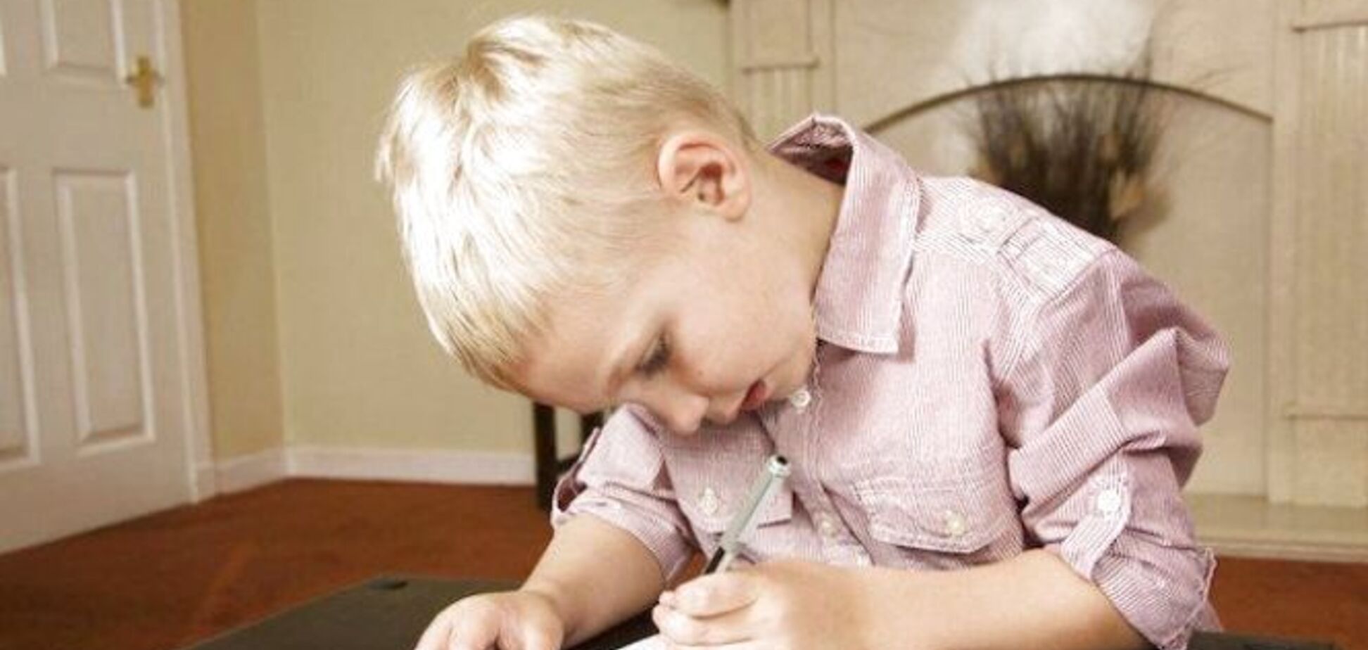 Правша или левша: стало известно, как определить рабочую руку у ребенка