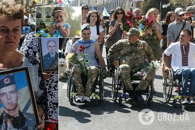 "Сльози заважали знімати ..." Українці показали зворушливі фото і відео з Маршу захисників