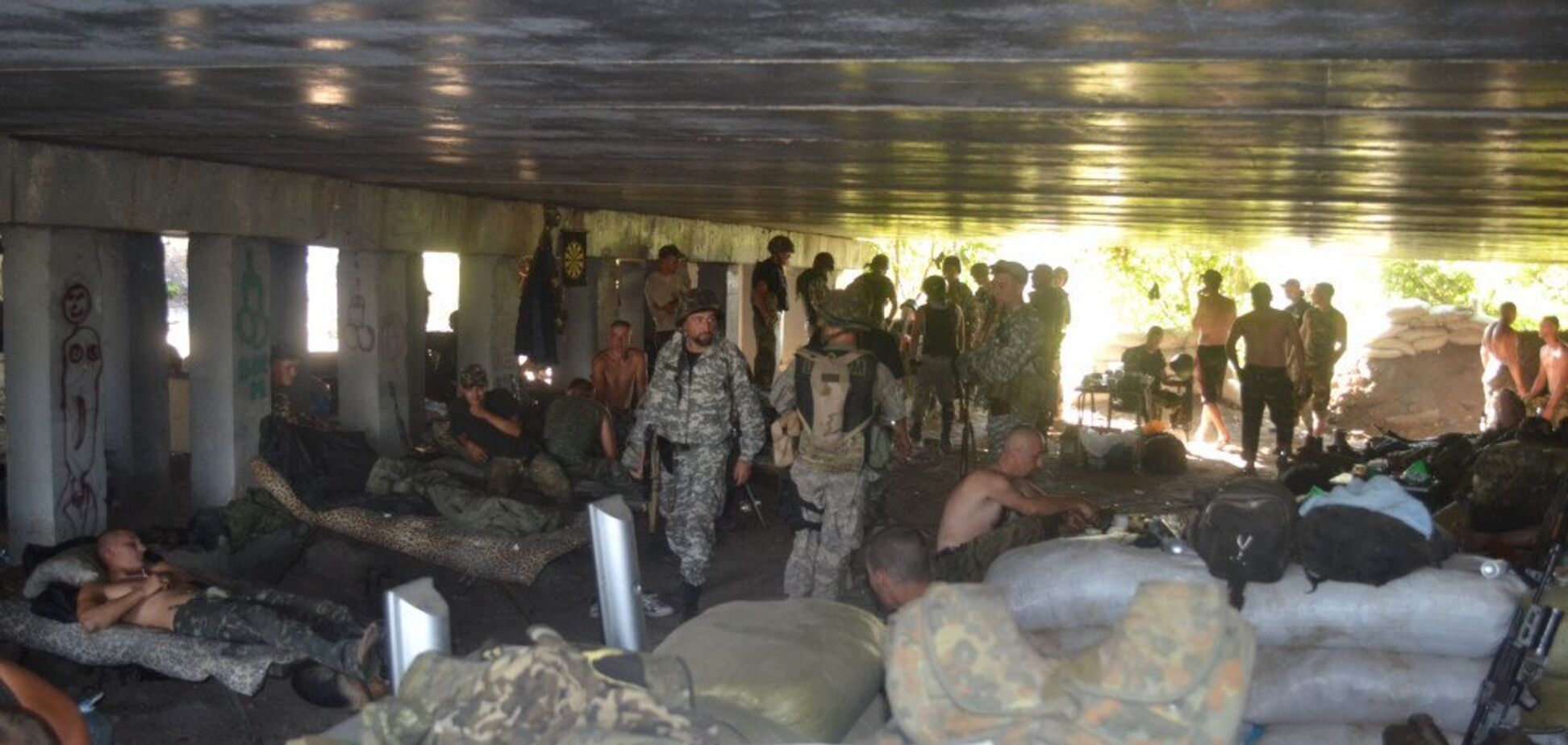 Украинские полицейские разбили две роты псковских десантников