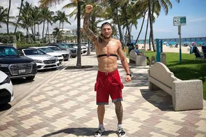 Непобедимый украинский боец удушил соперника в Bellator