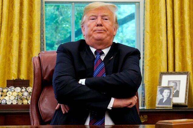 Трамп хотел взорвать ядерную бомбу, чтобы побороть ураган — СМИ