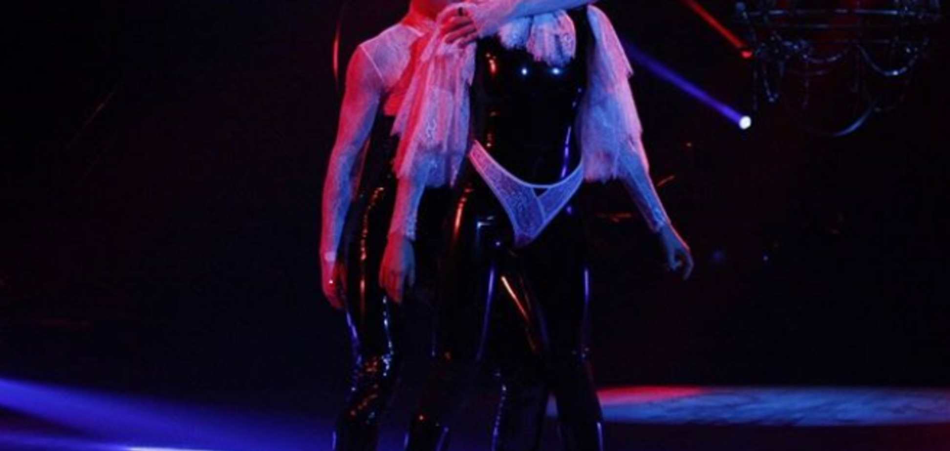 'Жарко, очень жарко!' Maruv завела сеть эротическим шоу на 'Танці з зірками'