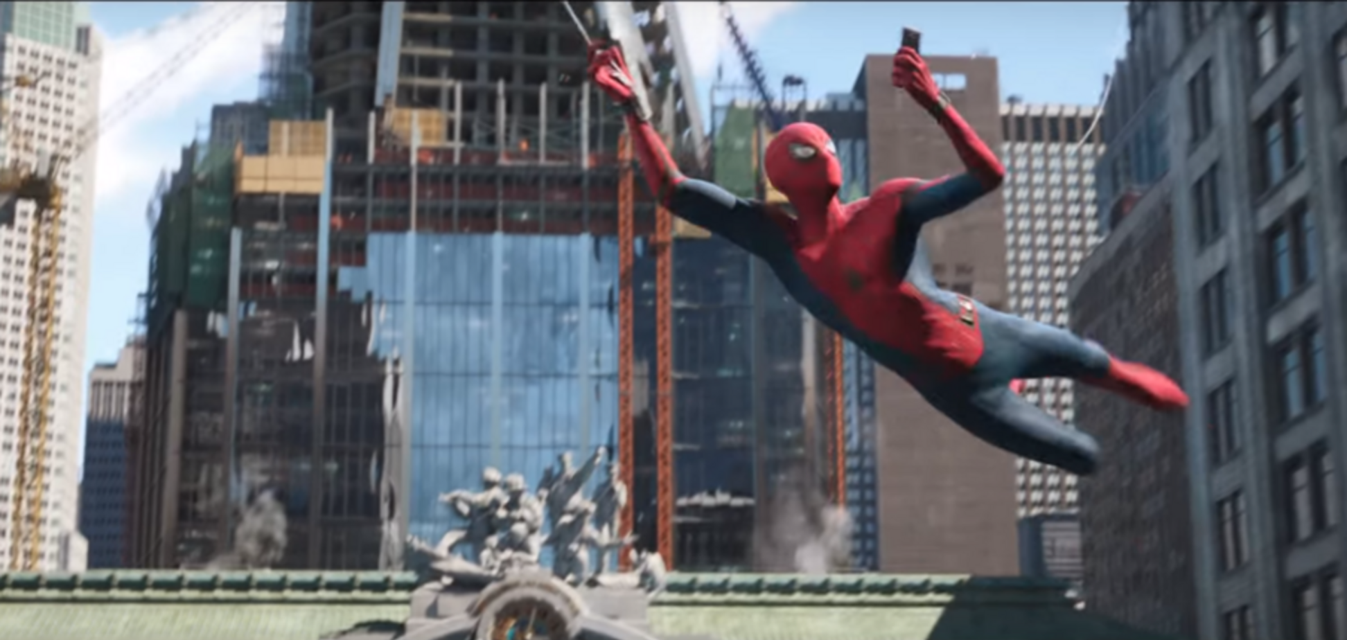 'Спустився з 17-го поверху': з'явилося відео з 'Людиною-павуком' в Одесі