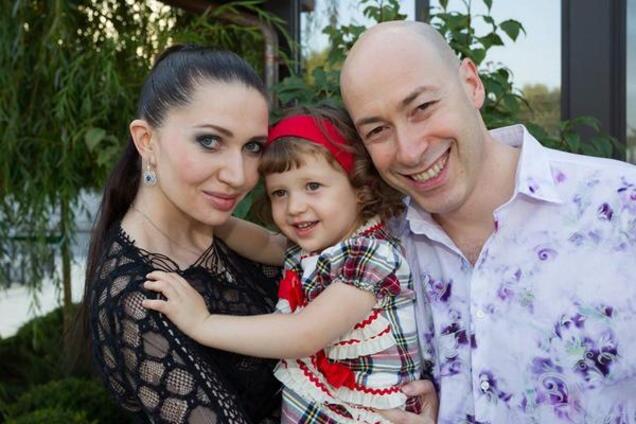 Гордон стане татом всьоме: з'явилися фото вагітної дружини