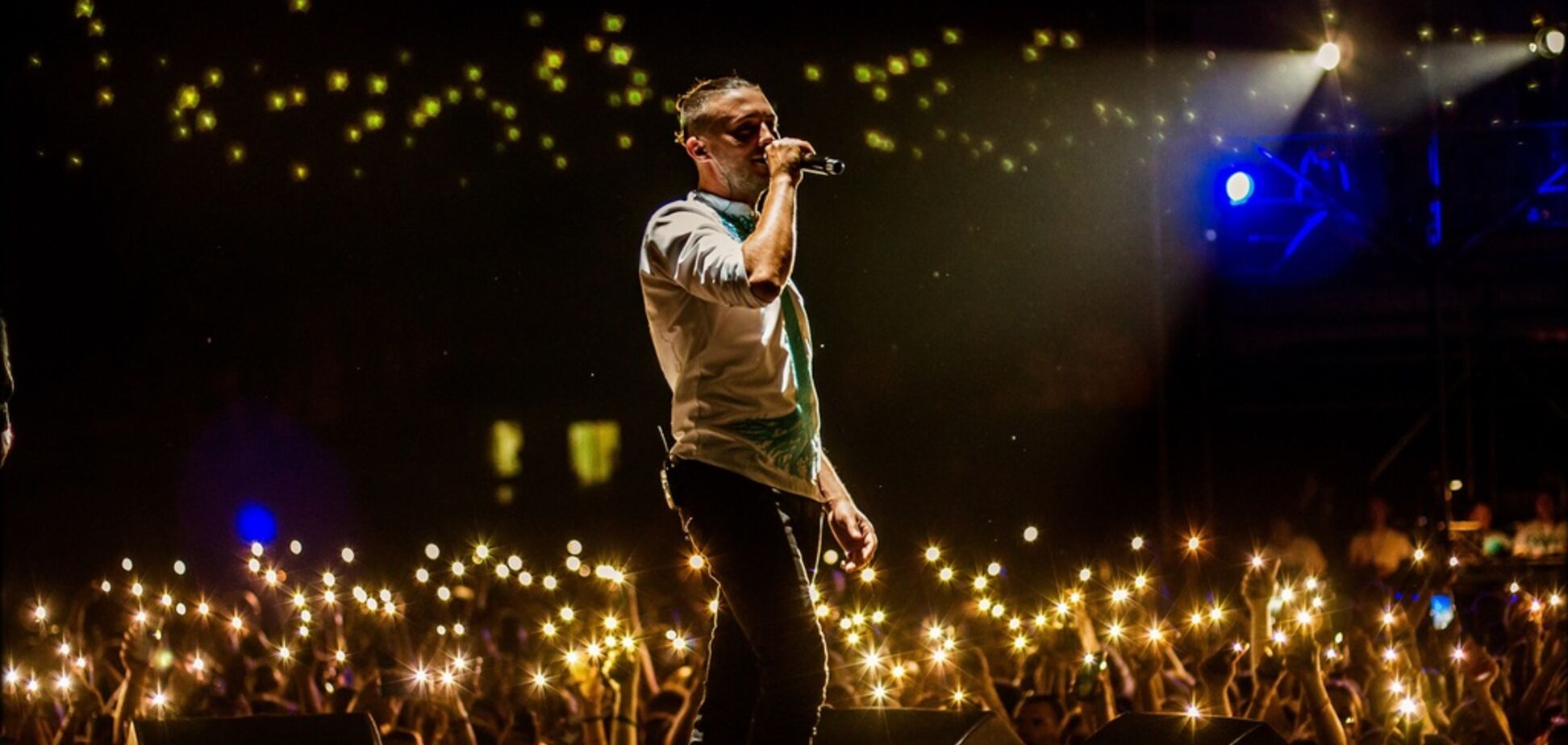 Шесть тысяч фонарей и Тополя в вышиванке: как 'Антитіла' устроили шоу в Одессе