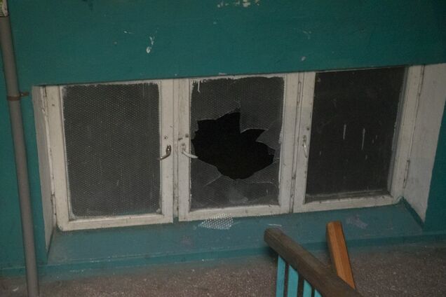 У Києві чоловік розгромив під'їзд будинку