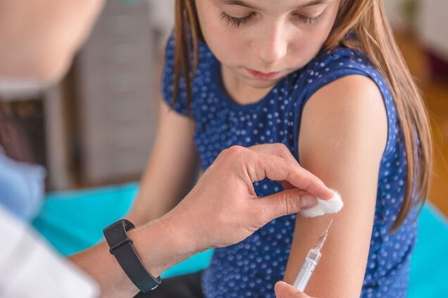 Пустят ли детей Днепра в школу без прививок