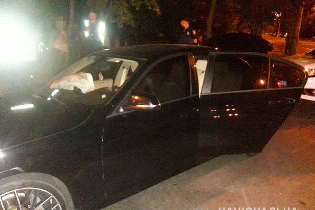 У Києві водій переїхав ногу поліцейському і намагався втекти