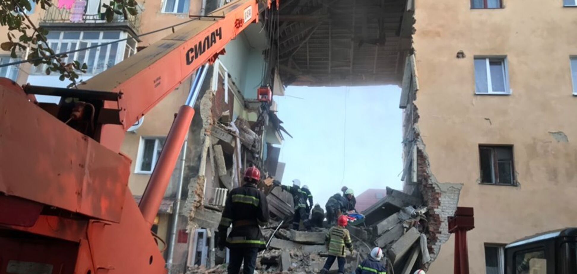 Мощный взрыв в Дрогобыче: появились новые фото и видео жуткого обвала