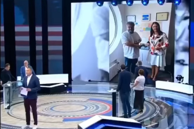 Анна Гопко на фоне карты Идель-Урала