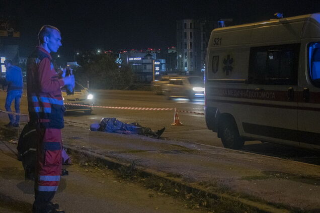 У Києві з авто виштовхали чоловіка з перерізаним горлом: що відомо про вбивство