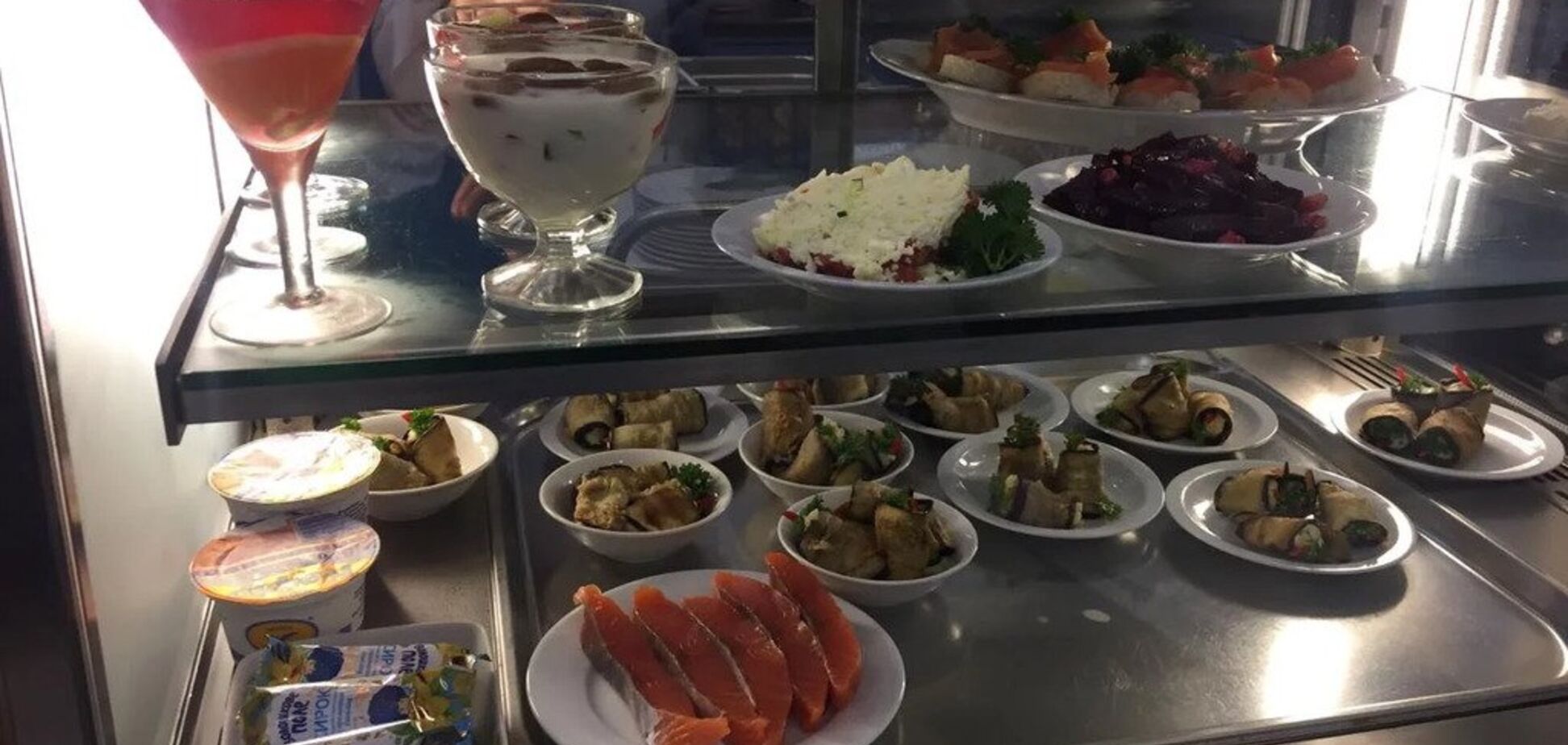 Икра и бифштексы: что едят новоизбранные нардепы в столовой Верховной Рады