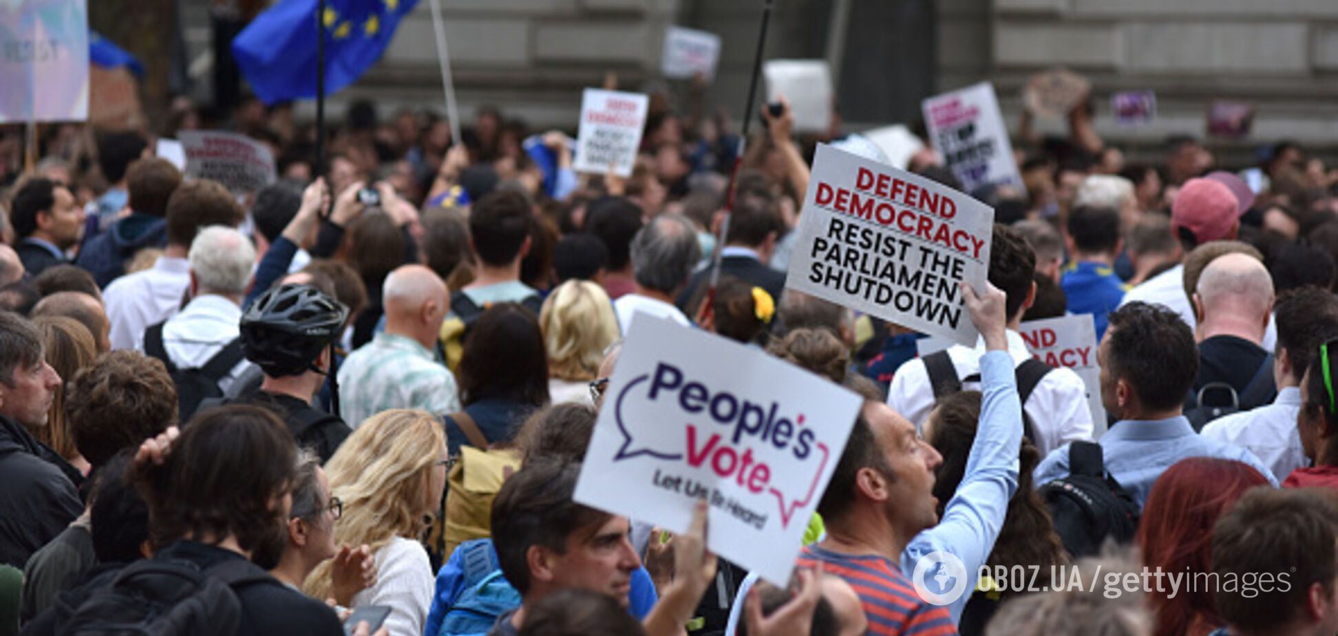 Королева Британії зупинила роботу парламенту: почалися масові протести
