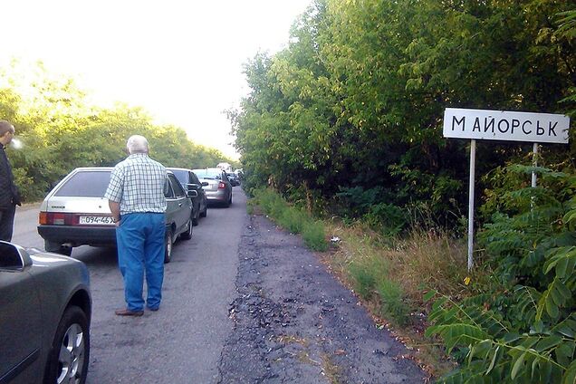 Мирні жителі під загрозою: терористи обстріляли гуманітарний коридор на Донбасі