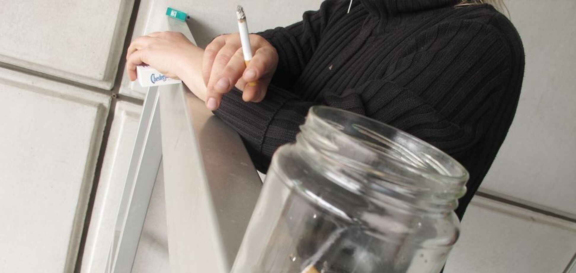 Курение на балконе