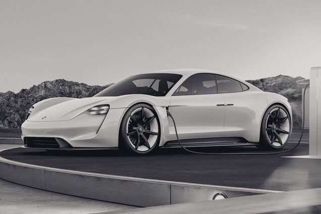 У Tesla появился сильнейший конкурент: электрокар Маска уступил позицию лидера