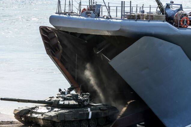 Учения российских военных на полигоне «Опук» в 2016 году