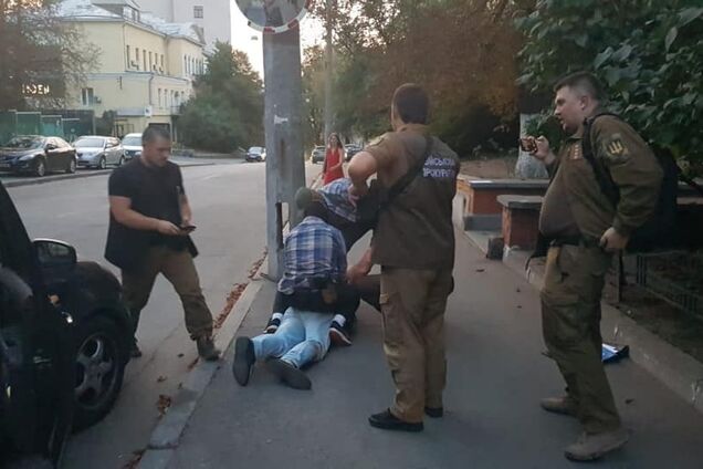 'Людей Зеленського' пов'язали на великому хабарі: в ОП відреагували. Фото і відео