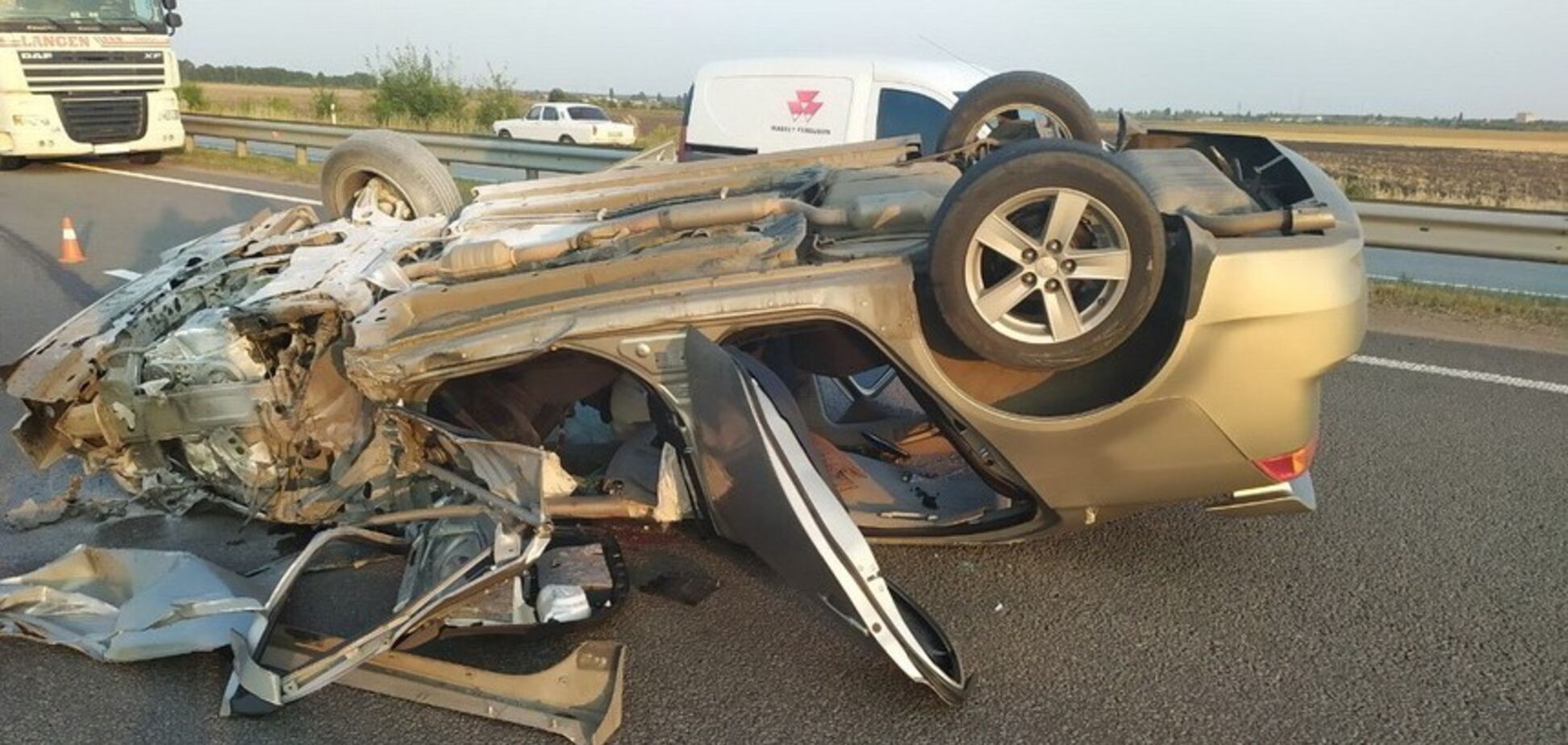 В сеть попали фото и видео жуткой аварии с нардепом от фракции Порошенко