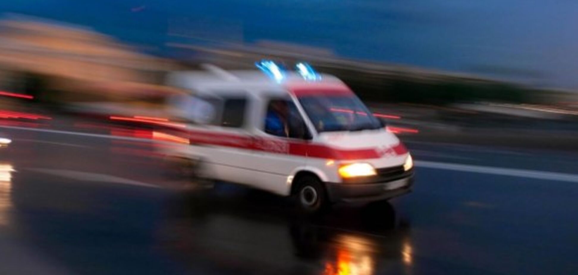 Під Дніпром на ходу спалахнув автомобіль 'швидкої допомоги'