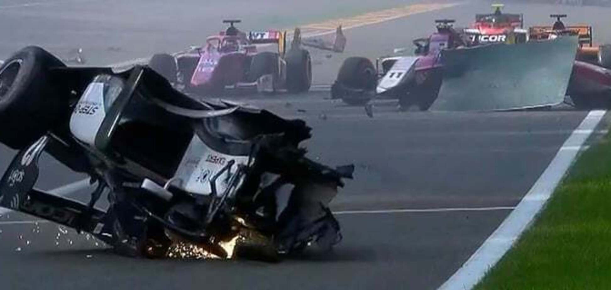У гонці Формули-2 сталася жахлива смертельна аварія