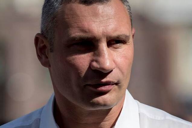 Кличко покинул Украину: в сети выложили фото из самолета