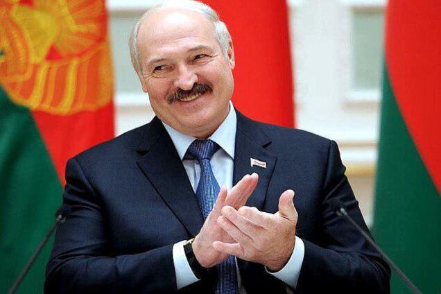 Поздравь – проголосуй? В Беларуси оскандалились с новыми "выборами Лукашенко"