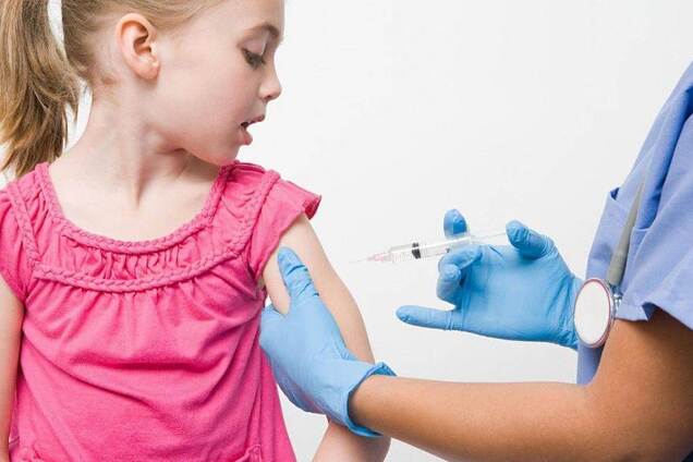 Супрун розповіла, без яких щеплень не пустять дитину до школи