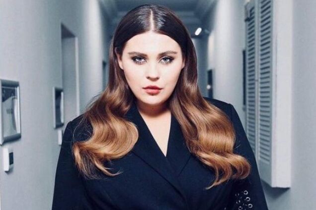 'Очень красивая пара': откровенное фото солистки KAZKA заинтриговало сеть