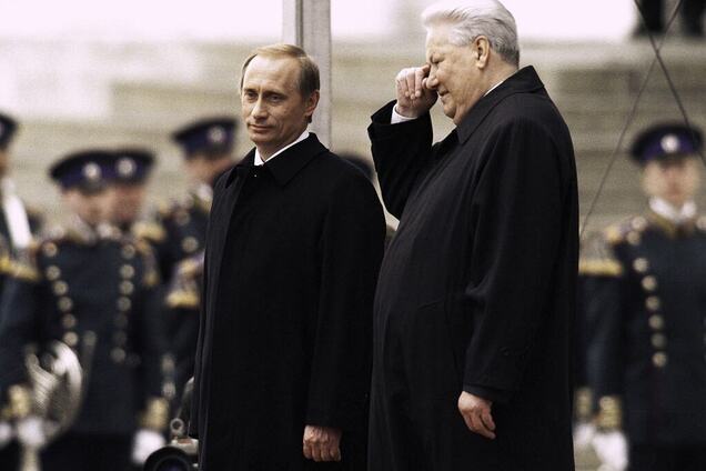 В сеть попало редкое видео передачи власти Путину от Ельцина