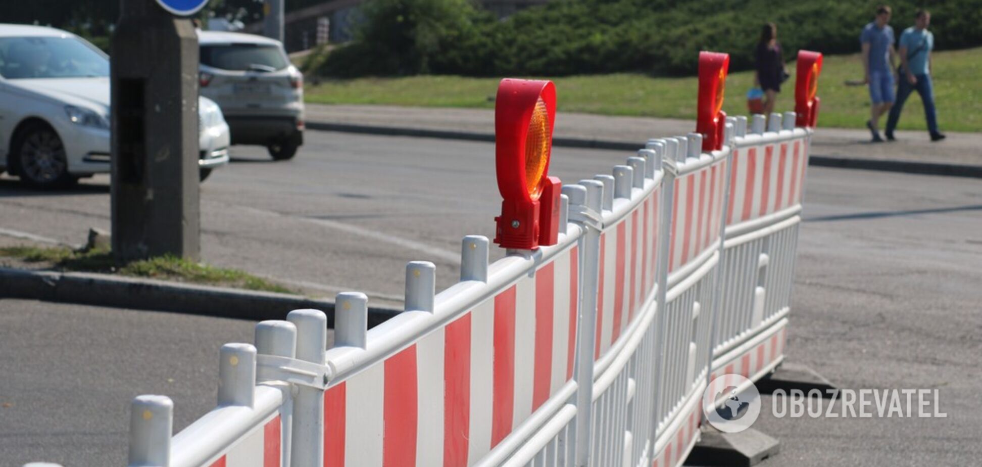 По мосту в Днепре ездят машины вопреки запрету: в горсовете воздержались от комментария. Фото