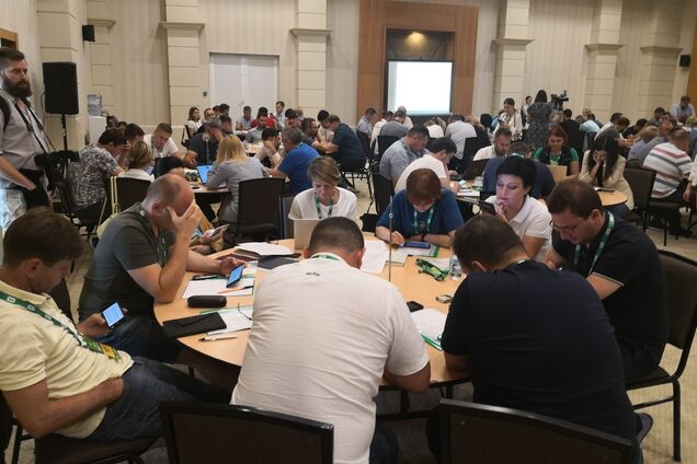 'Что за фигня?' 'Слуги народа' в Трускавце угодили в новый скандал