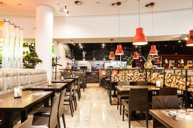 'Загроза для життя і здоров'я!' Мережу піцерій у Києві закрили за порушення