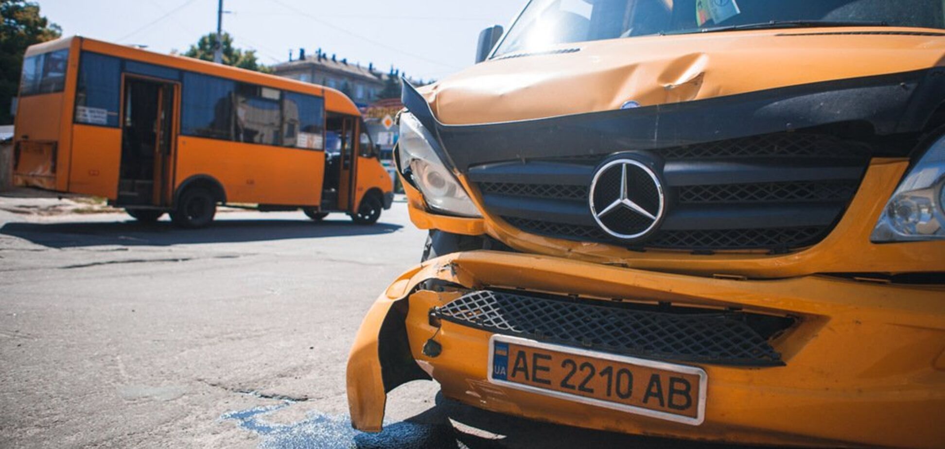 У Дніпрі сталася масштабна ДТП з маршрутками: фото