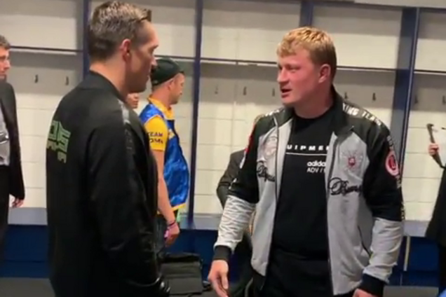 Поветкин зашел в раздевалку к Ломаченко, где столкнулся с Усиком — опубликовано видео