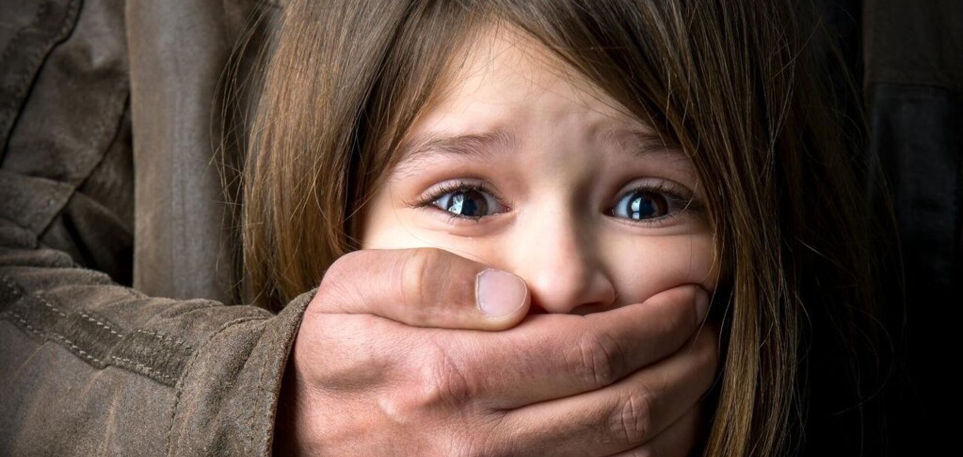 Развращал девочку: на Днепропетровщине поймали педофила