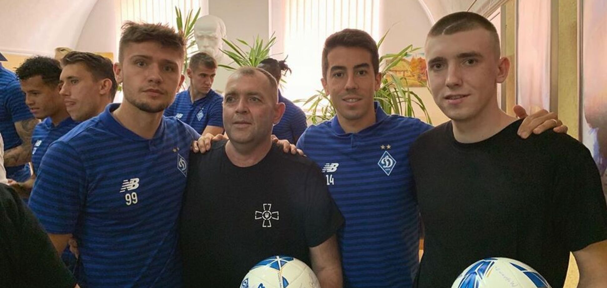 Легіонери 'Динамо' зустрілися зі звільненими моряками