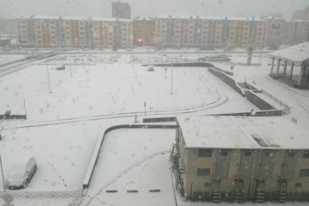 В России город засыпало снегом. Фото и видео