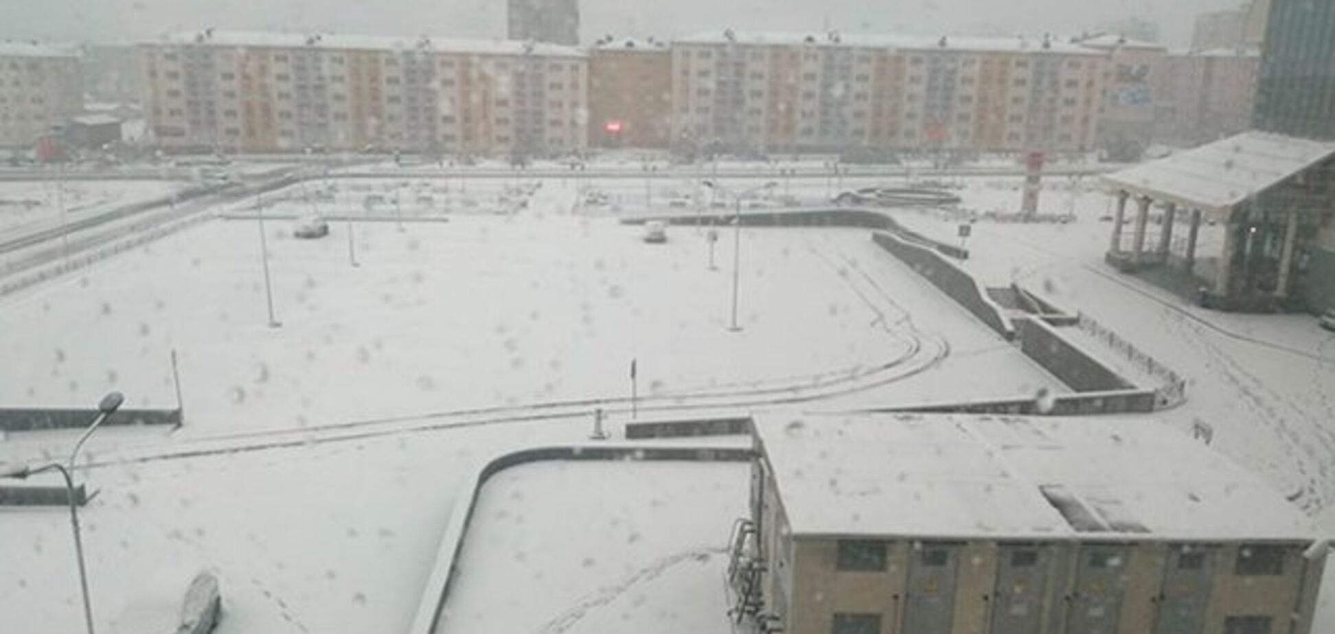 В России город засыпало снегом. Фото и видео
