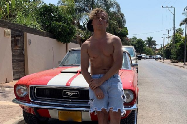 'Только не налево, детка!' 43-летний Галкин завел сеть мускулами на фото