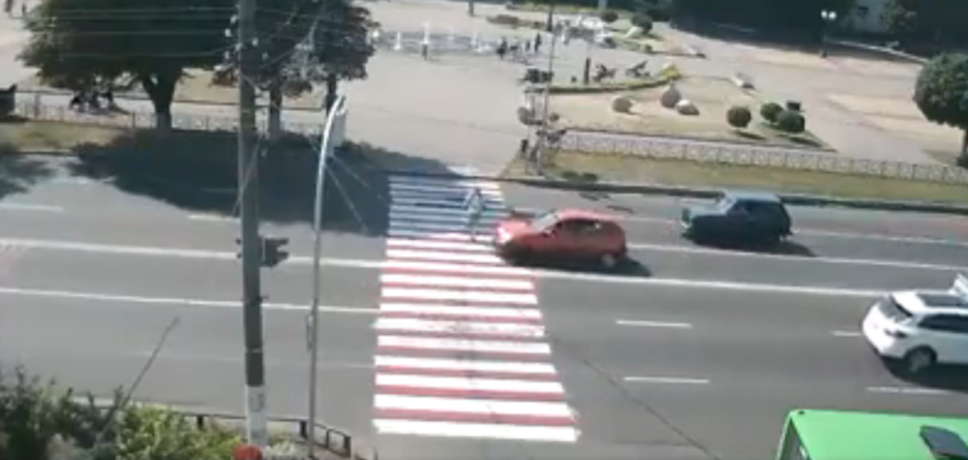 У Борисполі збили людину на 'зебрі': у мережу потрапило відео страшної аварії