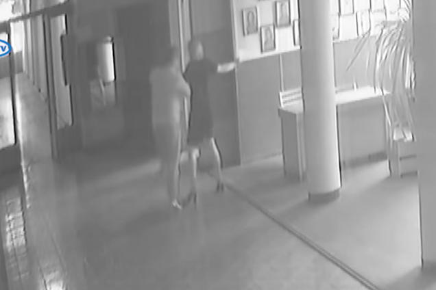 'Схватила за шею и душила': на Черкасщине чиновницы устроили жесткую драку. Видео конфликта