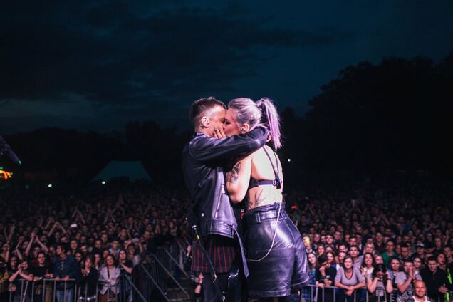 'Подогнали бомбу!' O.Torvald 'раздел' красотку из YUKO в новом клипе