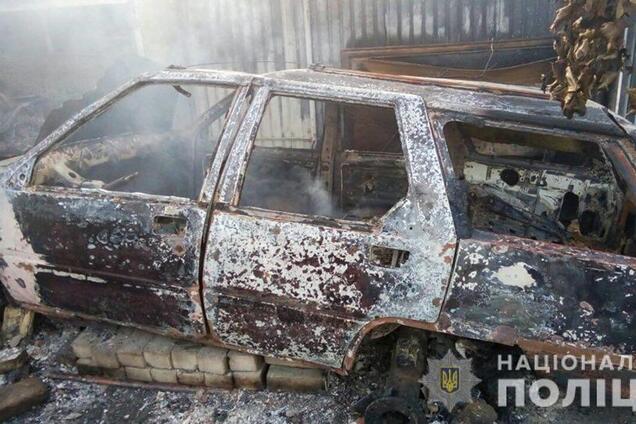 Під Києвом чоловік знищив три будинки та п’ять авто