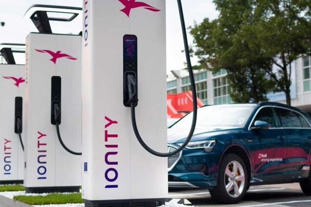 Сотни километров за минуты: в Европе показали новые 'суперзаправки' для электрокаров