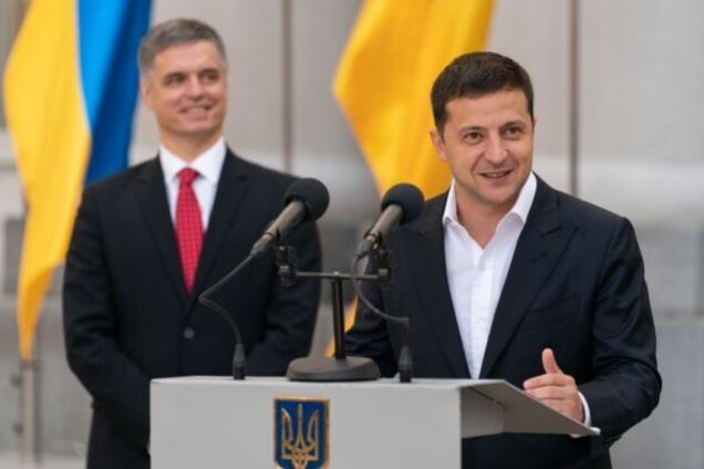 Зеленський 'закопав сокиру війни' з МЗС