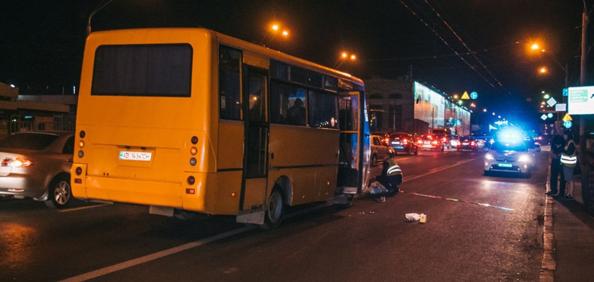 В Киеве маршрутка сбила пешехода